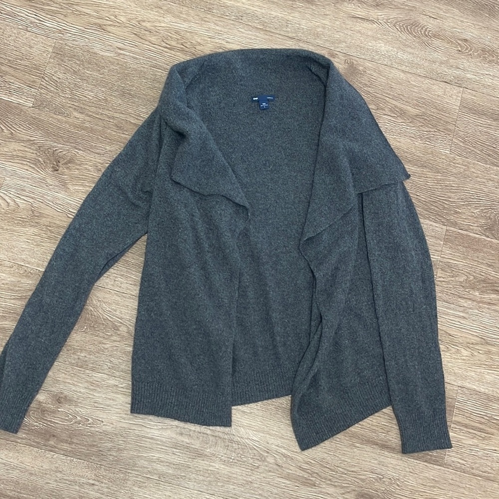 GAP dark gray cashmere sweater